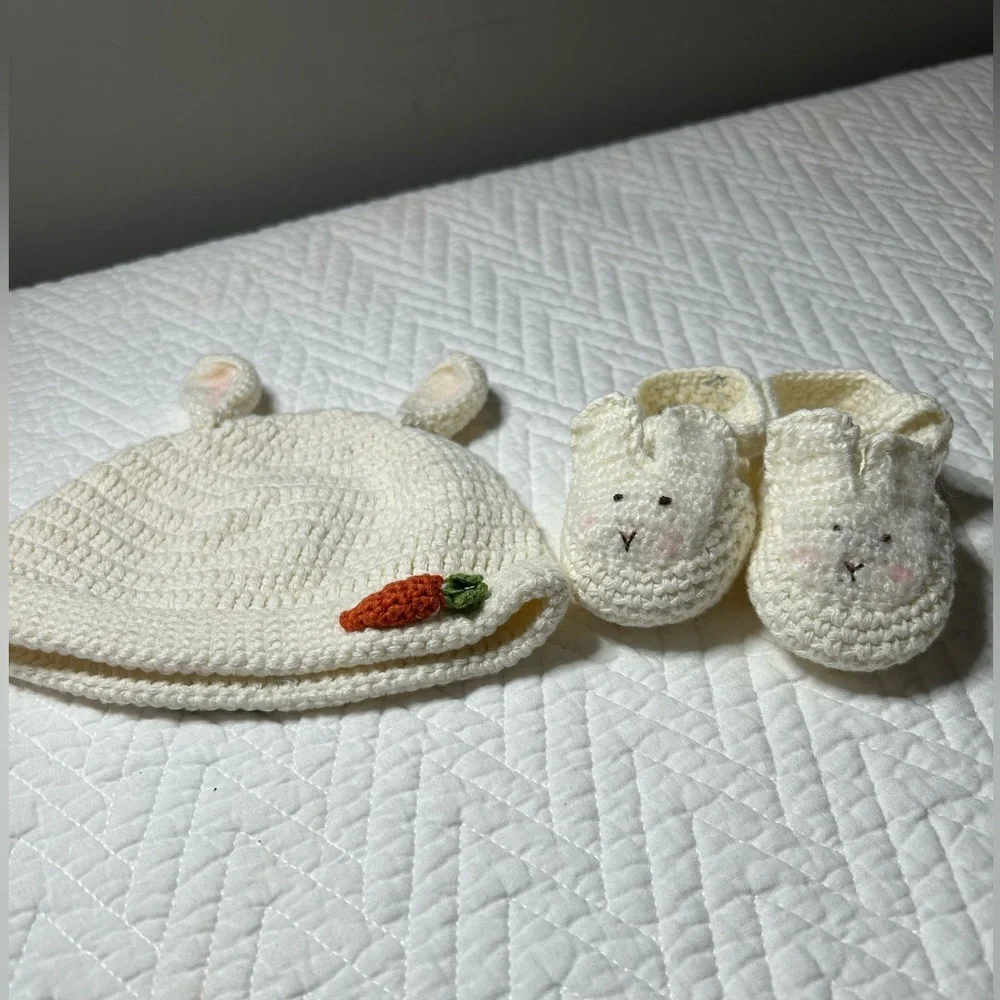 Bunny by the bay, newborn hat and booties, set, crocheted, ivory, color, new